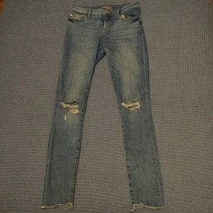 Super cute girl’s blue skinny jeans